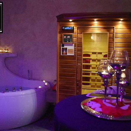 Non Disponible Bed & Breakfast Besançon Dış mekan fotoğraf